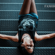 FashionTrends- Zwarte kousen en hoe ze te dragen in de zomer-Banner (1) FashionTrends- Zwarte kousen en hoe ze te dragen in de zomer