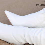 FashionTrends-Hier is hoe je witte laarzen draagt om een showstopping look te creëren